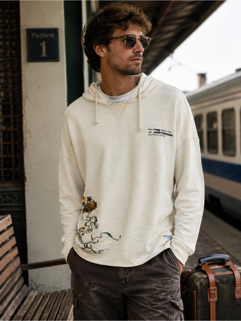 Scotch & Soda Weekend Edition Cream Embroidered Hoodie Medium